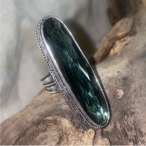 Large Iolite Elongated Faceted Cut Ring in 925 Silver Setting - Picture 2 of 16
